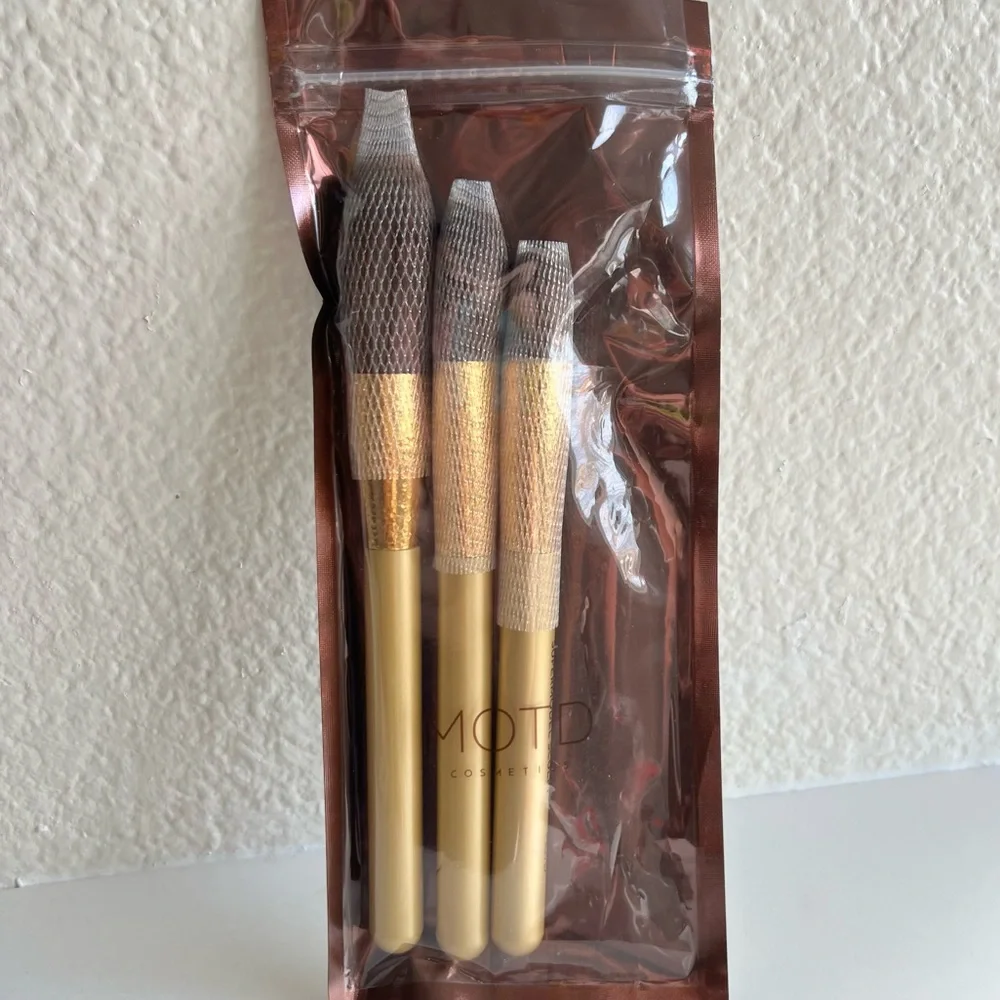 M.O.T.D. Revolve Cosmetics Gold Goddess Makeup Brush 3 Set